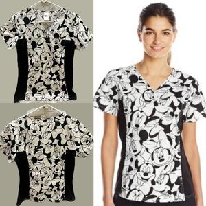 Disney  Minnie Mouse Black and White Graphic Fitted  Scrub T-Shirt size S